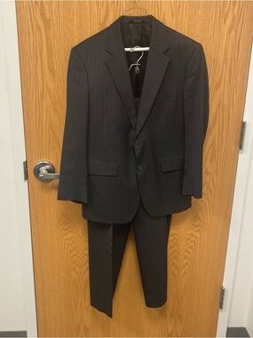 Jos A. Bank Classic Men's Pinstripe Suit - Black 100% Wool
